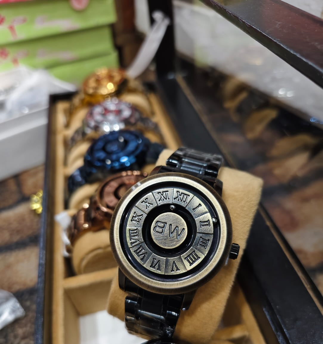 BW Kinetic Flow Suspension Watch