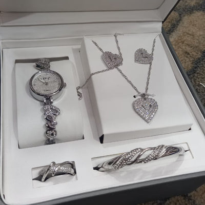 Silver Heart & Pan Women’s Watch and Jewelry Set – Everyday Elegance