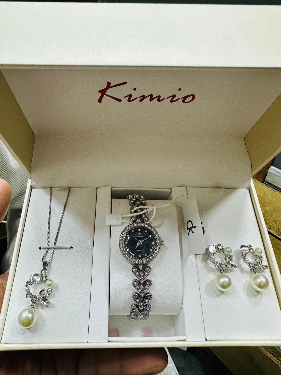 Chic Women’s Set with Watch, Earrings & Necklace